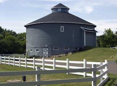 Round barn clipart