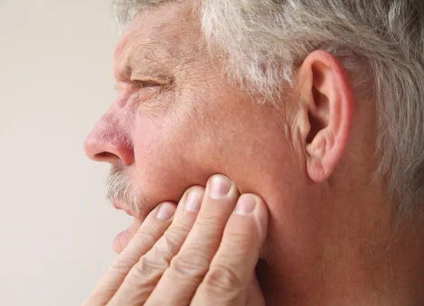 牙或下颚疼痛的男人 — 图库照片
