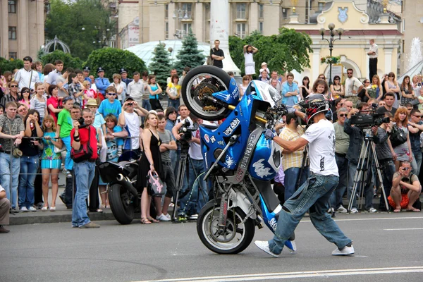 회의 하는 자전거와 키예프 시 날에 표시 — 스톡 사진