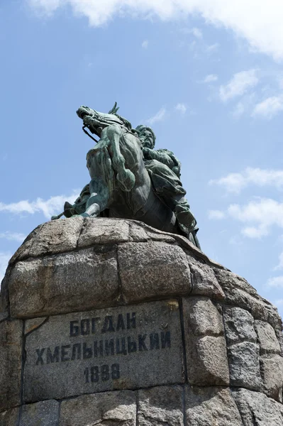 Monument voor bogdan khmelnitskiy — Stockfoto