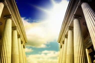 Yunan pillars