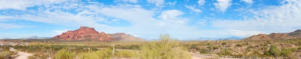 Panorama des roten Berges in arizona — Stockfoto