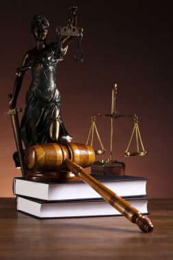 tahta tokmak avukat, adalet kavramı