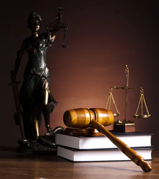Juridik tema, klubba av domare, trä klubba — Stockfoto