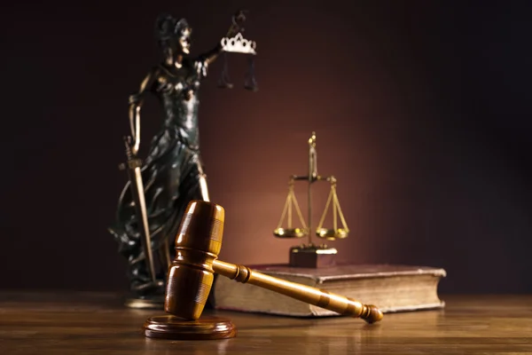 Адвокат деревянного молотка, концепция правосудия — стоковое фото