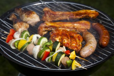 Barbecue a hot summer evening, Grilling clipart