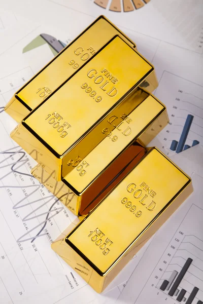 Concepto de oficina, barra de oro — Foto de Stock