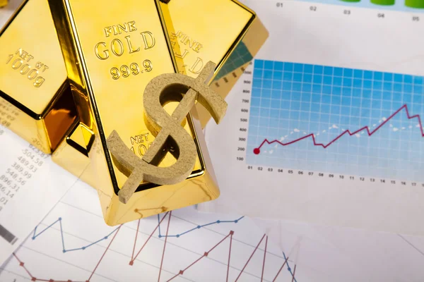Finance Concept, lingotto d'oro — Foto Stock