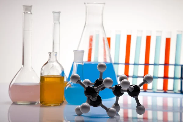 Kimyasal laboratuvar cam malzemeleri — Stok fotoğraf
