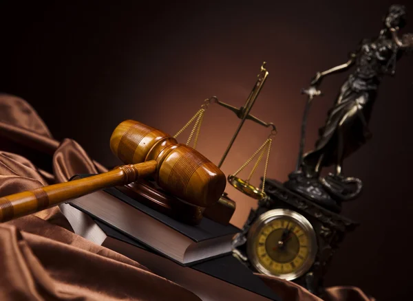 法律和正义的概念，木槌 — 图库照片