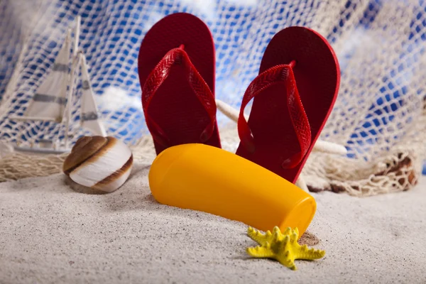 Flip flops on the beach — Stock Photo, Image