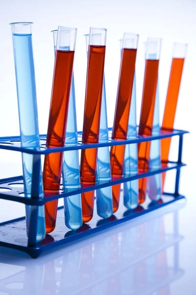 Laboratorium chemiczne, szkło laboratoryjne sprzęt — Zdjęcie stockowe