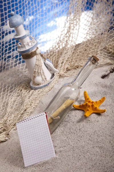 Copyspace Tom papper på vita stranden — Stockfoto