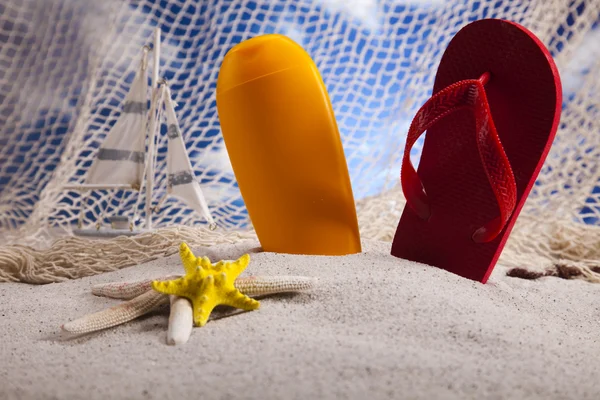 Chinelos na praia — Fotografia de Stock