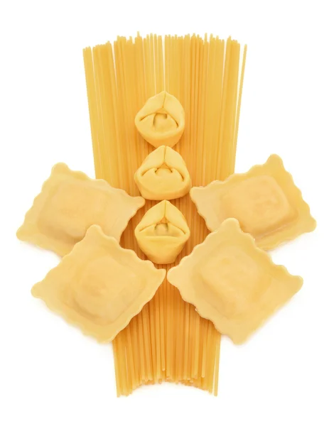 Espaguete Tortellini e Ravioli Pasta — Fotografia de Stock