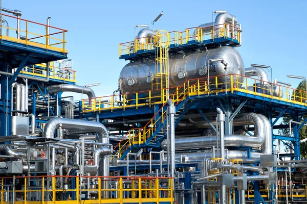 Instalação de equipamentos da indústria do petróleo — Fotografia de Stock