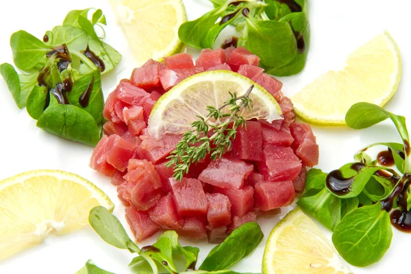 Tuna tartare — Stock Photo, Image