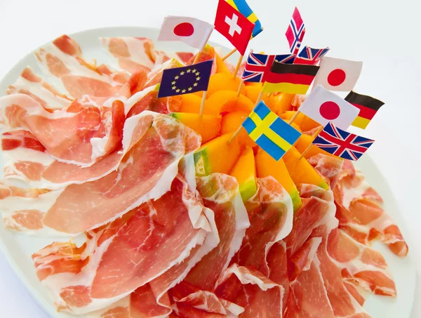 Italiaanse ham met meloenen — Stockfoto