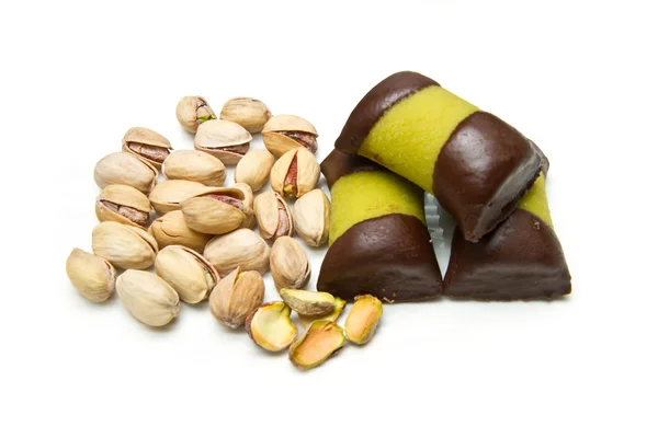 Doces de chocolate com pistache — Fotografia de Stock