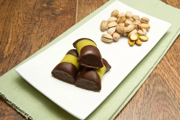 Chocolade gebak met pistache — Stockfoto
