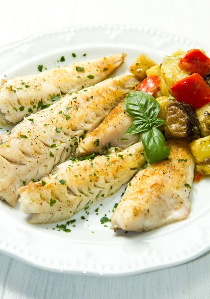 Fish fillet with vegetables — Stock Photo, Image