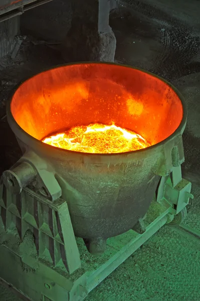Steel bucket to transport the molten metal — Stock Photo, Image