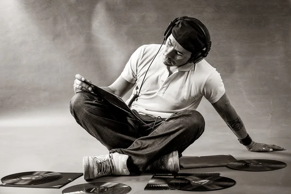 DJ on the floor Black and white — Stock Photo, Image