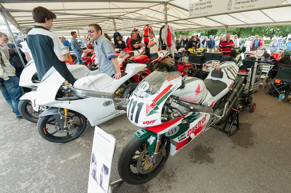 Honda и Ducati — стоковое фото