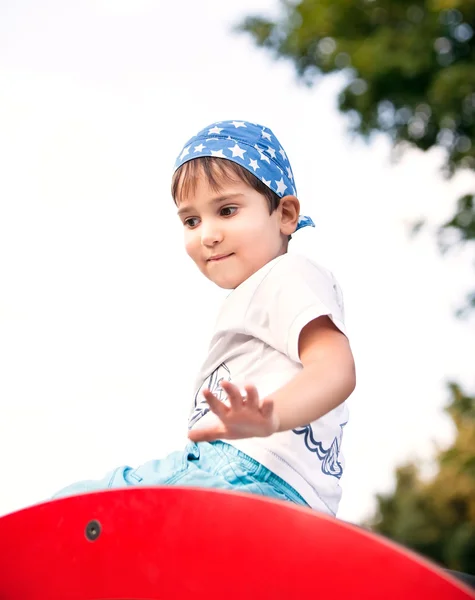 Porträt eines 3-4 jährigen Jungen — Stockfoto