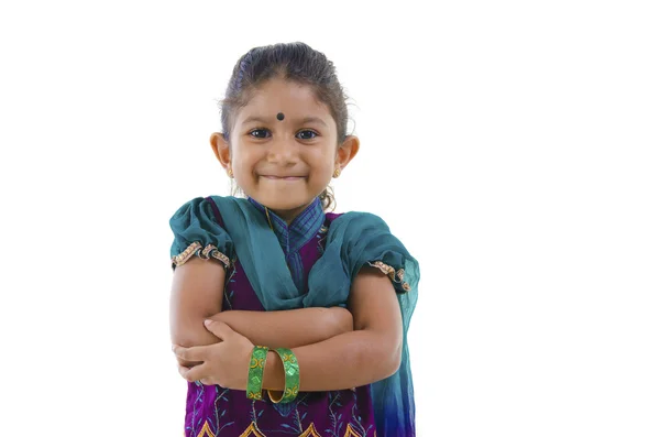 Schattig klein Indiase meisje, geïsoleerde witte achtergrond — Stockfoto