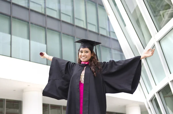 Indian female graduate — Stock Photo, Image