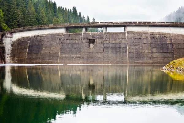 Dam in the mountains — Stock Photo, Image