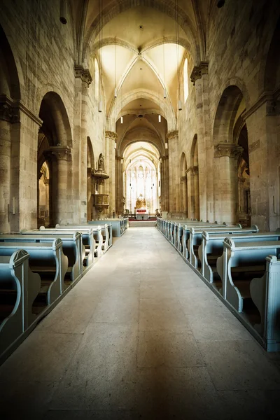 Wnętrze kościoła rzymsko katolickiego — Zdjęcie stockowe