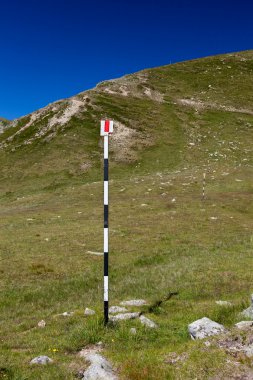 yol işaretleri ile Hiking trail