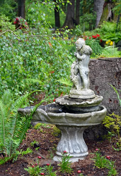 Ornate birdbath — Stock Photo, Image