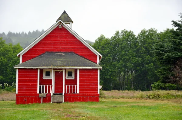 Λίγο κόκκινο σχολικού κτιρίου — Φωτογραφία Αρχείου