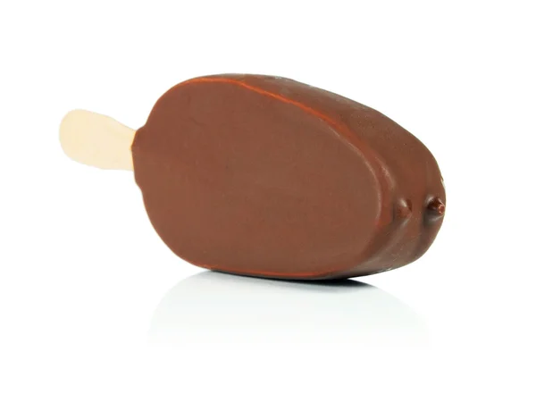 Sorvete com chocolate em um pau — Fotografia de Stock