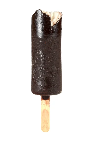 Sorvete picado com chocolate em um pau — Fotografia de Stock