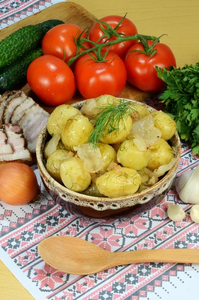Boiled potatoes and vegetables — Stock Photo, Image