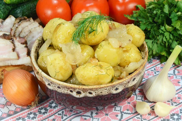 Boiled potatoes and vegetables — Stock Photo, Image