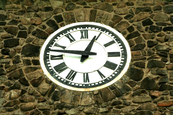 Reloj en el edificio — Foto de Stock