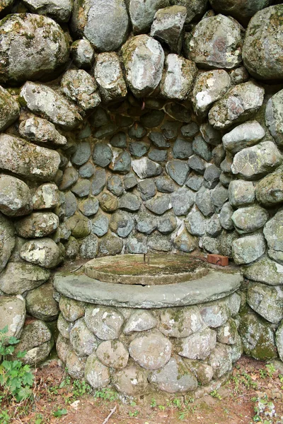 Pozo de piedra vieja — Foto de Stock