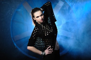 Mavi renklerde portre