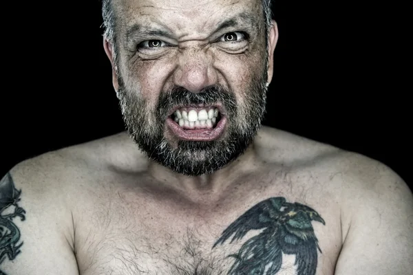愤怒的人，大胡子 — 图库照片