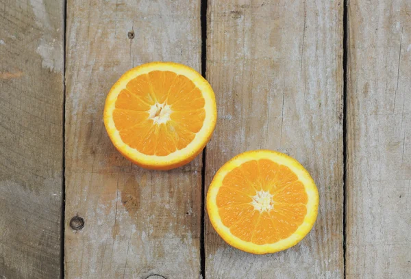 Duas metades de laranja fresca — Fotografia de Stock