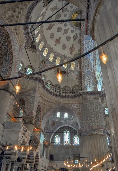 Dentro de la mezquita Azul, Estambul — Foto de Stock