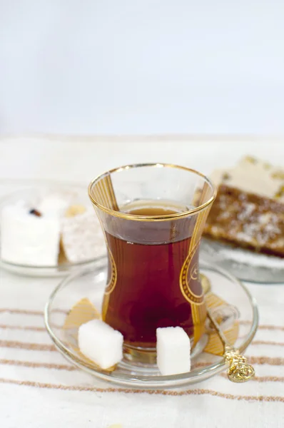 Traditioneller türkischer Chai — Stockfoto