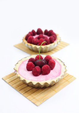 kiraz ve ahududulu tart