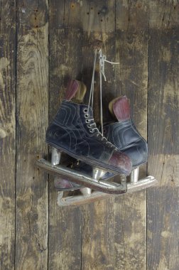 Old hockey skates clipart