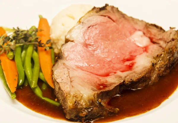 Rare Prime Rib with Vegetables — Stock Photo, Image